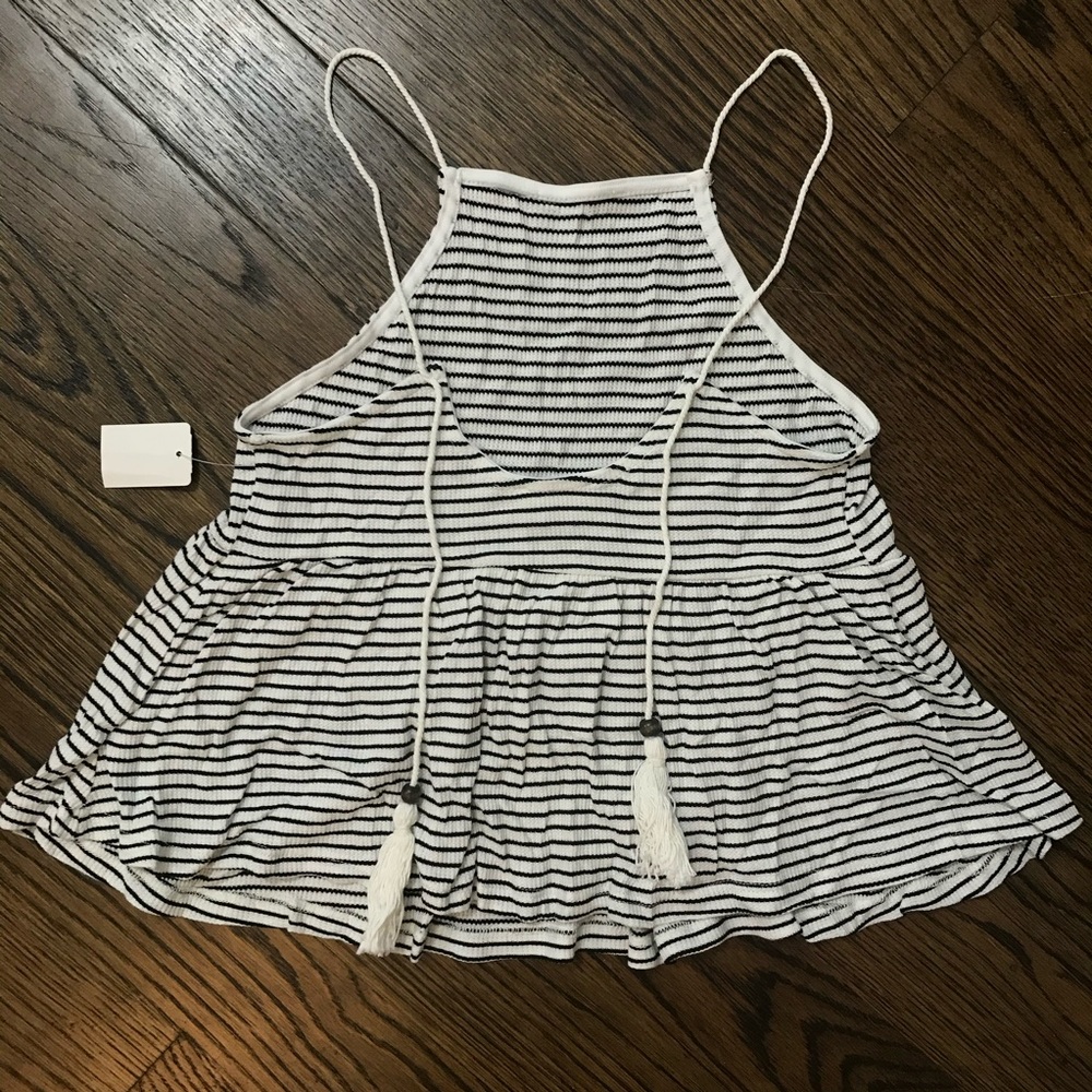 Striped Halter Top 🤍 - Picture 2 of 4